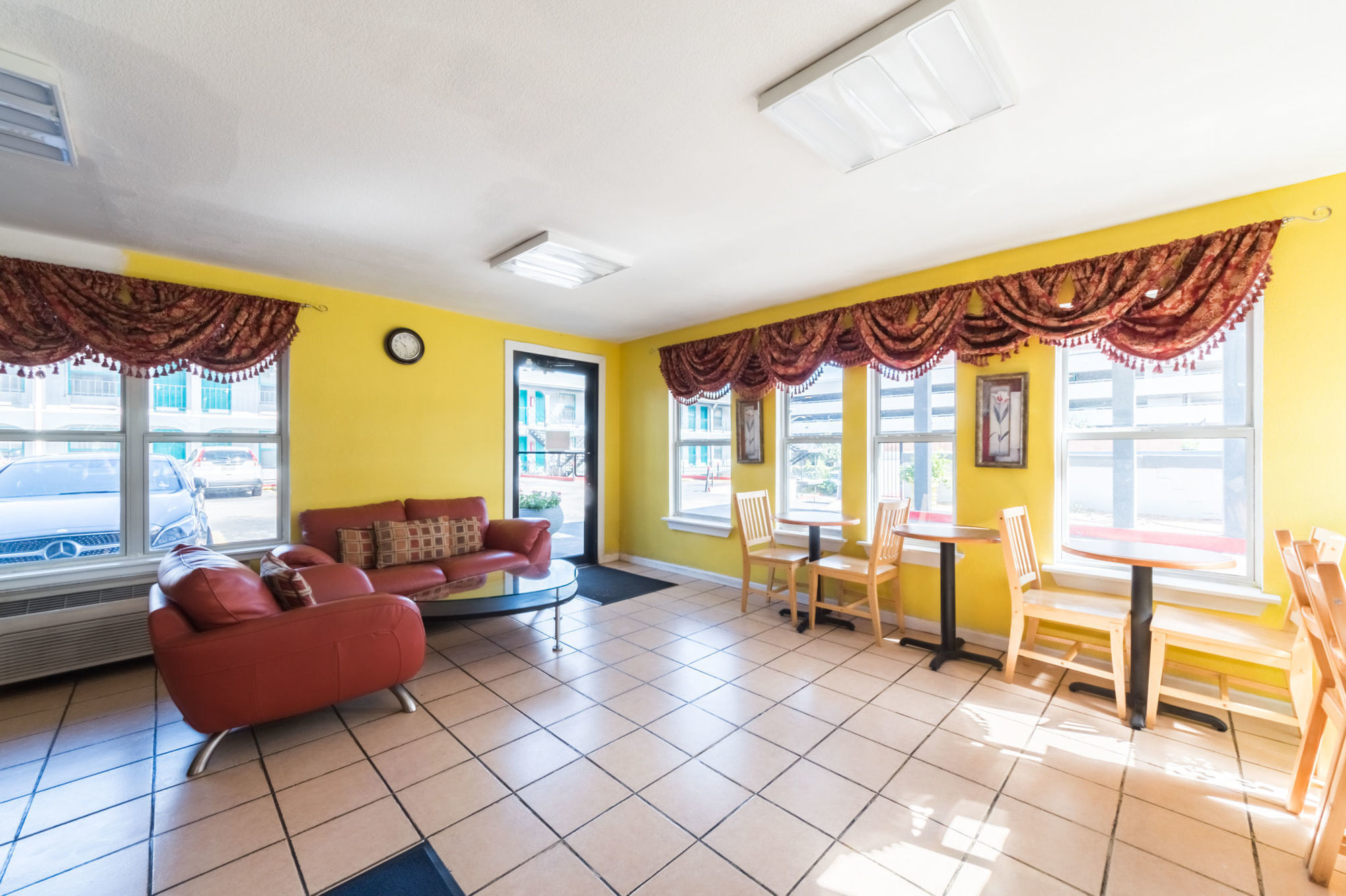 Rodeway Inn University Austin Interior photo